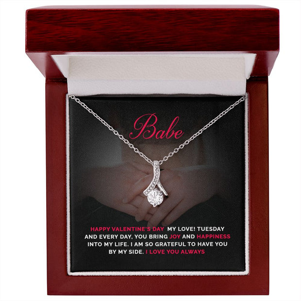 Babe | Alluring Beauty Necklace