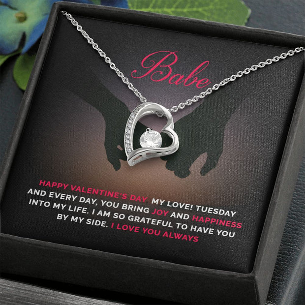 Babe | Forever Love Necklace